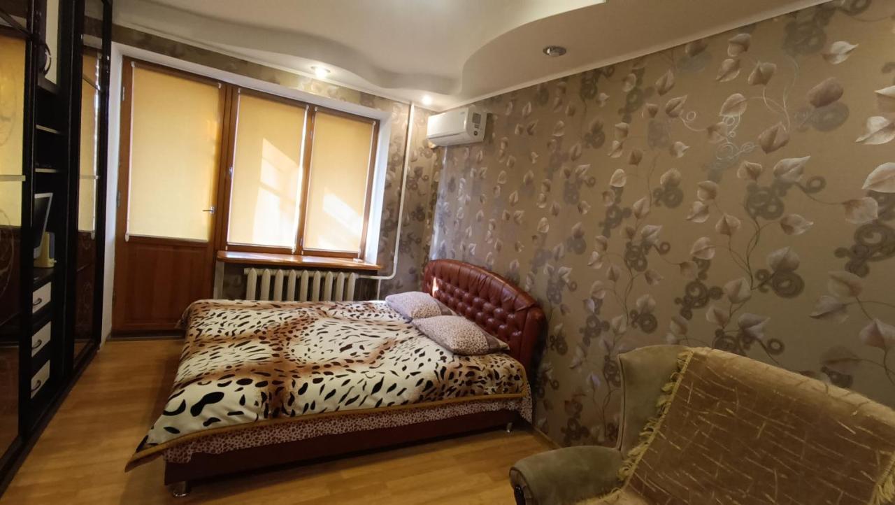 Аренда Квартиры Посуточно Cherkasy Exterior foto